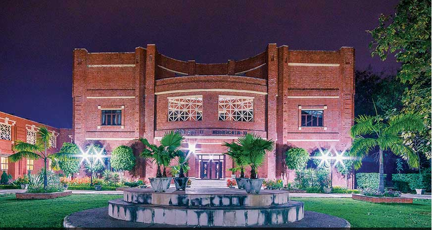 best investment banking and capital market course by IIM, Lucknow